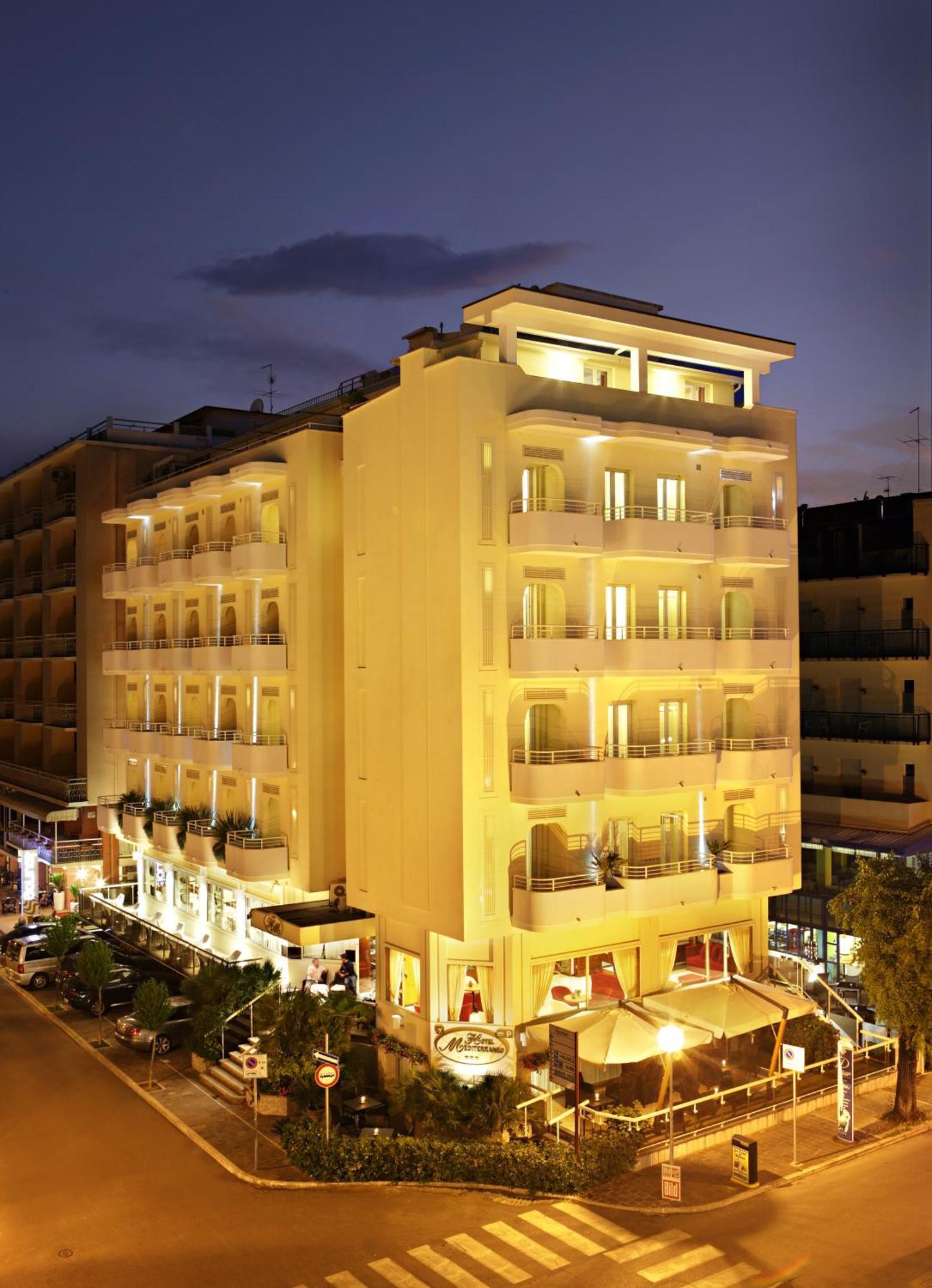 Mediterraneo Hotel & Suites Cattolica Exterior photo