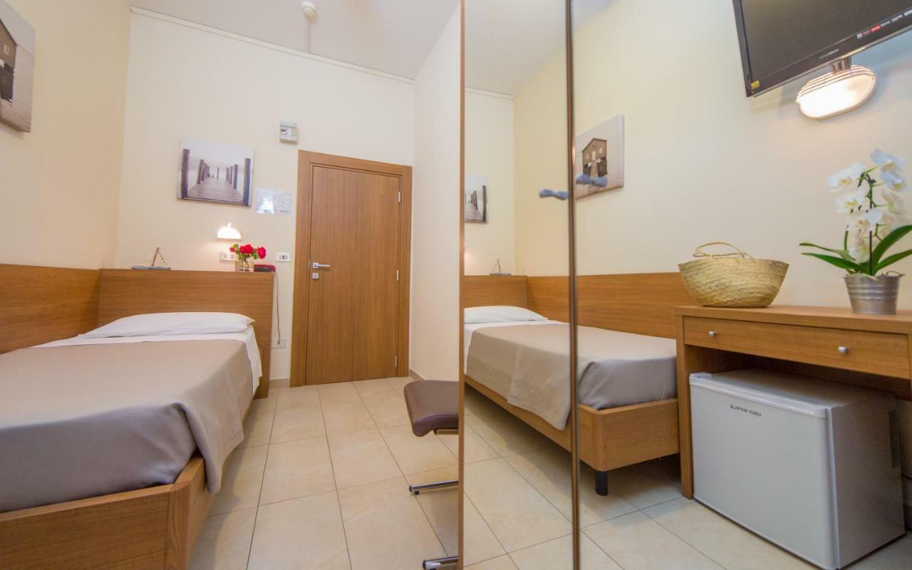 Mediterraneo Hotel & Suites Cattolica Exterior photo